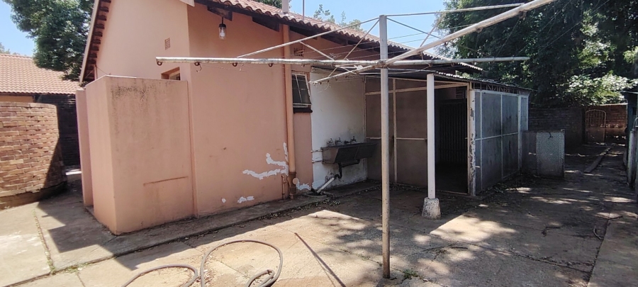 To Let 5 Bedroom Property for Rent in Flamwood North West